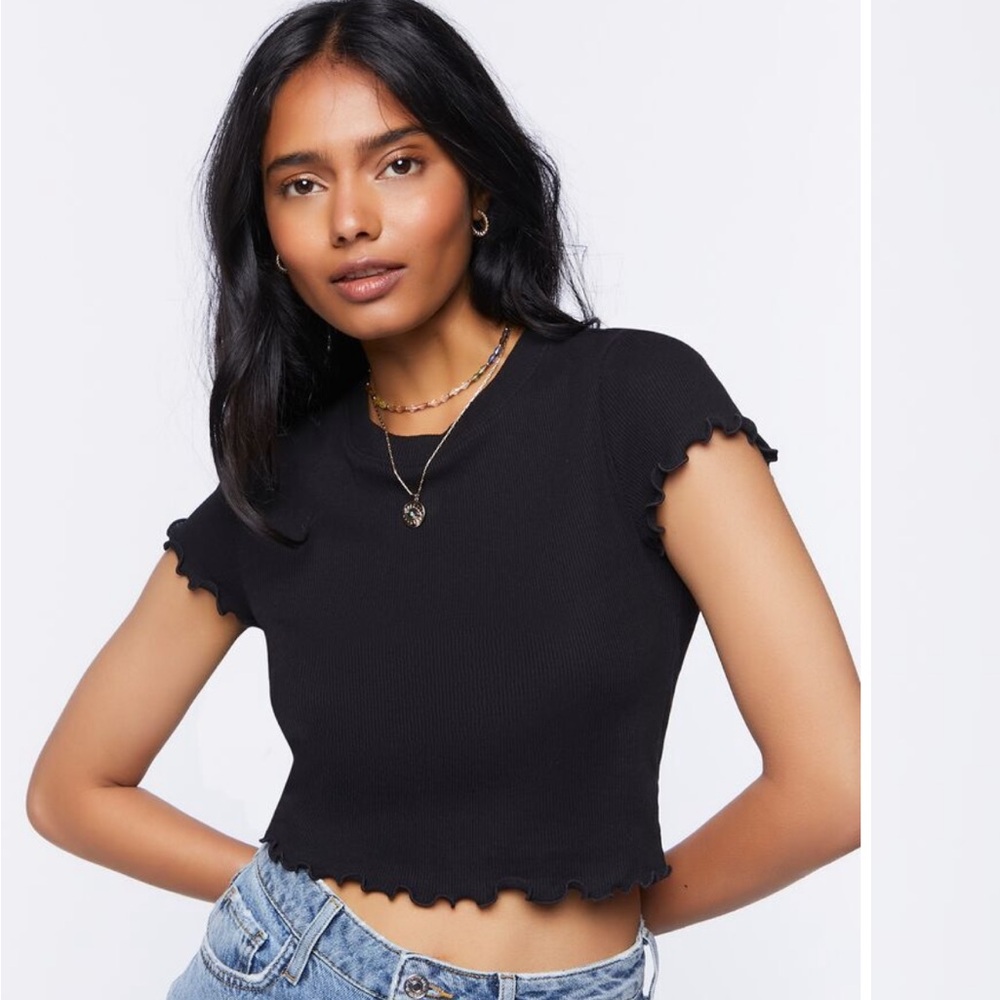Cropped Ribbed lettuce edge ruffle tee nwt